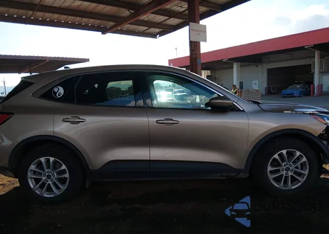 2020 Ford Escape Se z USA, uszkodzony, nr VIN 1FMCU0G63LUB79056